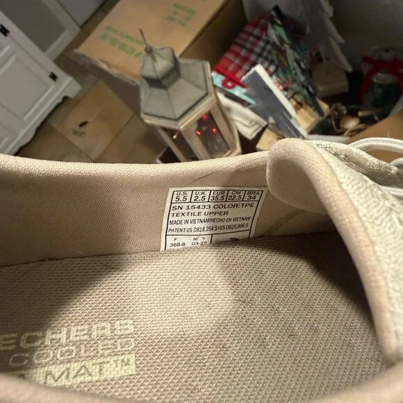 Skechers GO WALK lite isla boat shoe girls size 5.5 - Picture 4 of 6